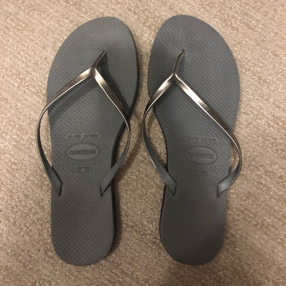 LIKE NEW havaianas “You Metallic Steel Grey”